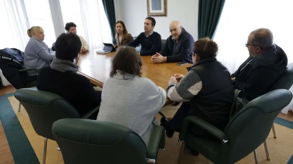 La reunión reunió a los profesionales del mar con el conselleiro