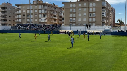 Momento del partido entre el Águilas FC B y el CF Lorca Deportiva