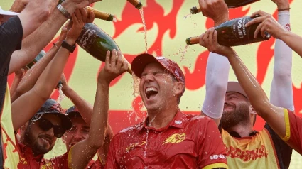 El jugador de Orriols celebra la victoria en el torneo de Hong Kong.