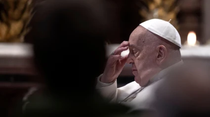 El Papa Francisco se reúne con los peregrinos italianos del Camino de Santiago atendidos por la organización Don Guanella en la Basílica de San Pedro, en el Vaticano