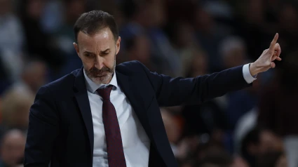 El entrenador del UCAM Murcia Sito Alonso durante el partido ante el Real Madrid