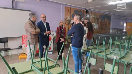 Fulgencio Gil, alcalde de Lorca y el consejero de educación Victor Martín han visitado el Colegio de Villaespesa