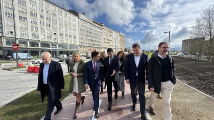 Participantes este martes en la inaguración del primer tramo de As Pías