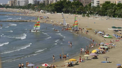 Las playas de la provincia de Castellón, como las de Benicàssim, esperan a miles de turistas en Semana Santa