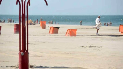 Duchas en la Playa Victoria de Cádiz