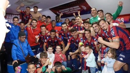 El CD Extremadura es líder de la Tercera extremeña