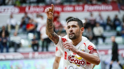 Felipe Valerio anotó tres goles frente a Ribera Navarra