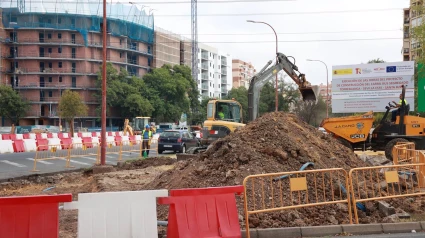 Obras del tranvibús que conecta Sevilla Este con la Estación de trenes de Santa Justa