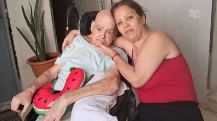 Nicolasa y su marido Lorenzo en su piso