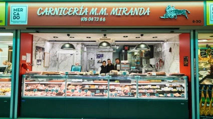 Fachada, en el Mercado Central, de la carnicería MM Miranda.