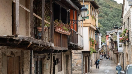 Panorama de la calle principal de Molinaseca en León