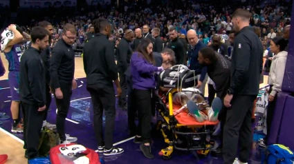 Los jugadores de Grizzlies y Hornets conmocionados por la lesión de Wells.