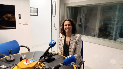 Marina Rodríguez ha visitado los estudios de Cope Huesca