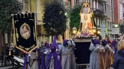 Paso de La Verónica, en la Procesión del Encuentro Camino del Calvario del Miércoles Santo, en la Semana Santa de Gijón