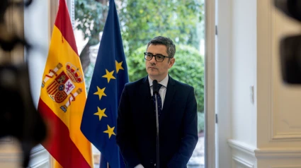 El ministro de la Presidencia, Justicia y Relaciones con las Cortes, Félix Bolaños, atiende a los medios de comunicación, en la sede del Ministerio, a 21 de marzo de 2025, en Madrid (España).