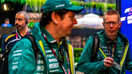Andy Cowell, director de Aston Martin durante una de las pruebas del Mundial 2025 de F1