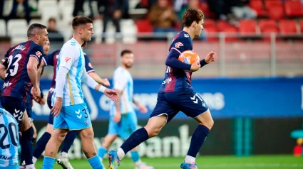 El Eibar celebra uno de los dos goles conseguidos frente al Málaga en Ipurua