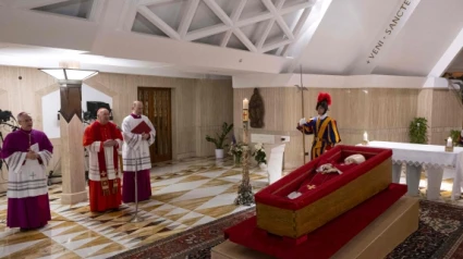 Primera imagen del féretro del Papa Francisco