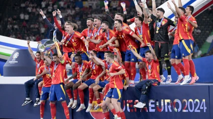 La selección levanta el trofeo de la Eurocopa