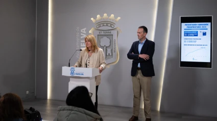 Pilar Miranda, alcaldesa de Huelva, y Paco Muñoz, segundo teniente de alcaldesa.