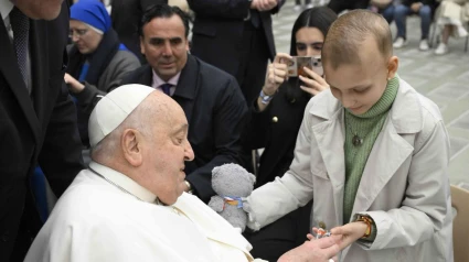 El gesto del Papa Francisco con María, una niña de Salamanca de 12 años enferma de cáncer: “Sintió mucha paz”