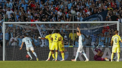 Borja Iglesias celebra el gol en el Celta - Villarreal