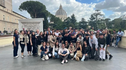 Un grupo de estudiantes de Castilla y León vive un momento histórico en Roma tras la muerte del Papa Francisco: "Sensación inolvidable"