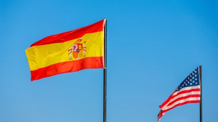 Banderas española y estadounidense