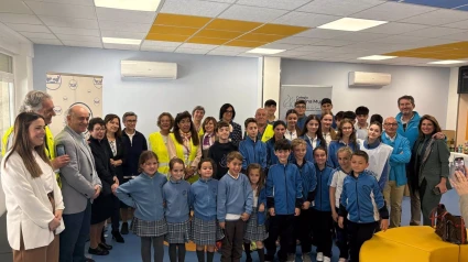 Visita de la Junta y el Ayuntamiento de Granada al colegio Regina Mundi