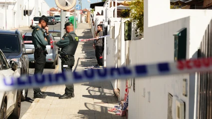 Imágenes del lugar donde se ha producido el suceso. A 24 de abril de 2025 en Cartaya, Andalucía (Andalucía, España). La Guardia Civil investiga la muerte "violenta" de una mujer de 54 años en Cartaya (Huelva) tras el hallazgo del cadáver en su vivienda de la localidad, aunque por el momento no se ha producido detenciones por este hecho.Francisco J. Olmo / Europa Press24/4/2025