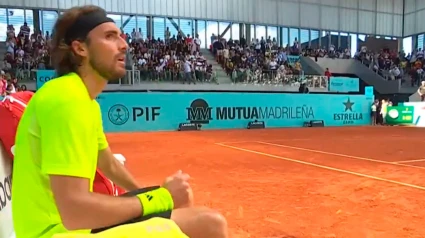 El griego se sentó en el banquillo sin darse cuenta de que había ganado el partido.