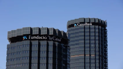 Fachada de la sede de CaixaBank en la Avenida Diagonal de Barcelona.