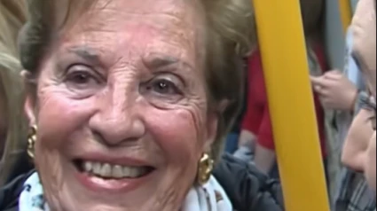 Chusa, a sus 87 años, vuelve a hacer historia en el metro de Madrid: "Espléndida"