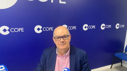El subdelegado del Gobierno en Ourense, Eladio Santos, hoy en los estudios de Cope Ourense