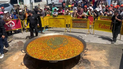 Así ha lucido el arroz gigante de Riquelme en la paraeta COPE con la imagen de la Santa Faz.