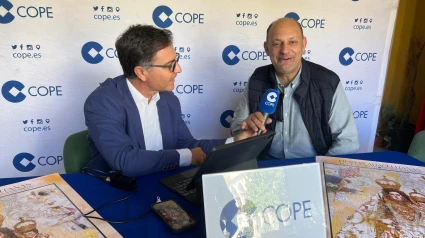 Manuel Navaro (dcha.) y Fran Durán en el set de COPE