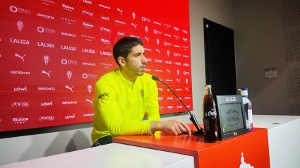 Cote en sala de prensa.