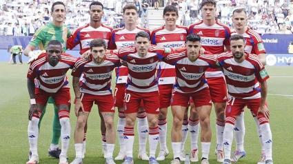 Equipo titular del Granada en La Rosaleda