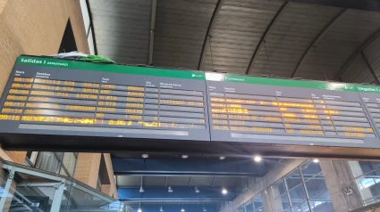 Panel informativo en la estación de Córdoba