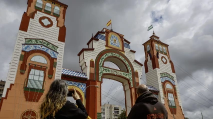 El recinto ferial ultima sus preparativos para que comience mañana la Feria de Sevilla