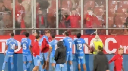 Discusión entre los jugadores y algunos aficionados en Montilivi