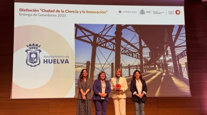 La alcaldesa de Huelva, Pilar Miranda, recoge la distinción a la capital como 'Ciudad de la Ciencia y la Innovación'