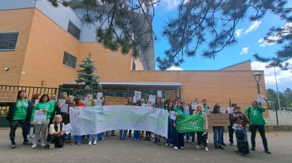 CCOO y CGT se movilizan en Sabiñánigo en defensa de la educación pública