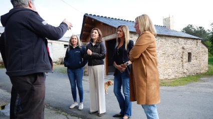 Participantes estes martes en la visita a la construcción de Monfero