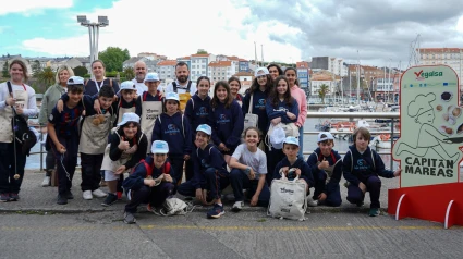 Participantes en la iniciativa 'Capitán Mareas Vegalsa-Eroski' en Ferrol