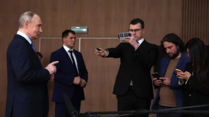 El presidente ruso, Vladimir Putin responde a periodistas en Moscú