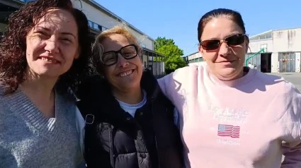Lucía, Rosana e Begoña, falan do obxectivo do Mercadiño Solidario