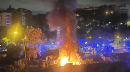 Durante la madrugada ha ardido una barraca del asentamiento situado bajo el viaducto de Vallcarca