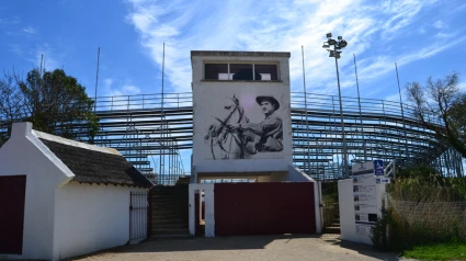 Plaza de toros de Mejanes (Francia)