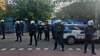 Han apuntado que los Bomberos de Barcelona realizaron una inspección y constataron que existe un "riesgo inminente para la seguridad de las personas".